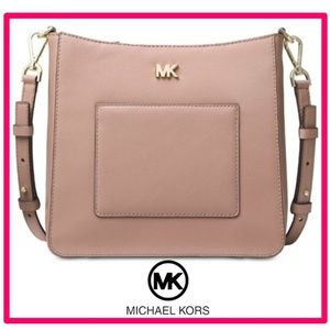 michael kors gloria pocket swing pack leather